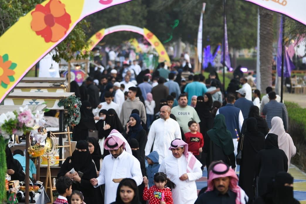 *مهرجان الزهور الثالث يسدل الستار على فعالياته وسط حضور تجاوز 250 ألف زائر*