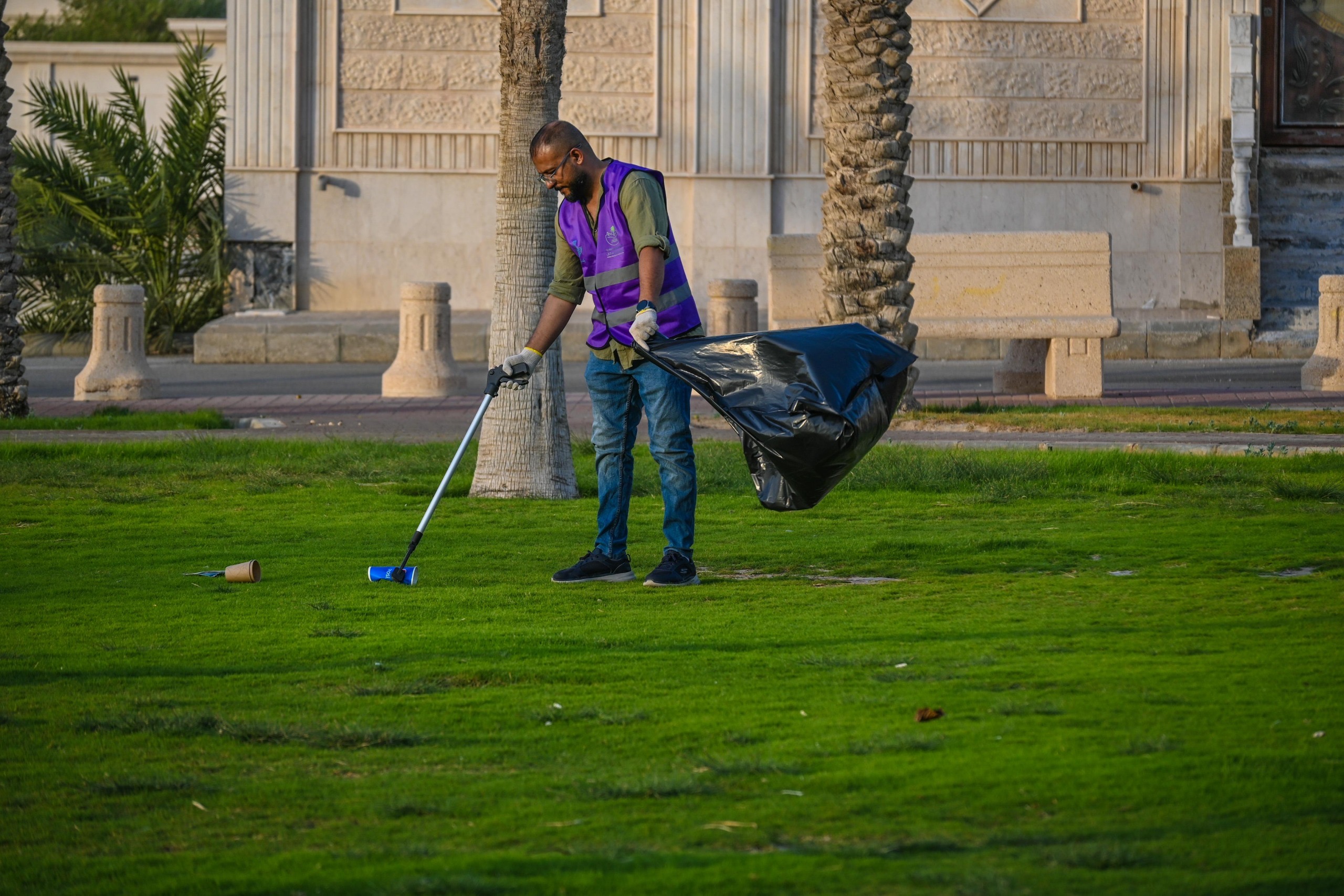 مبادرة نظافة الظهران بمشاركة 355 متطوع ومتطوعة*