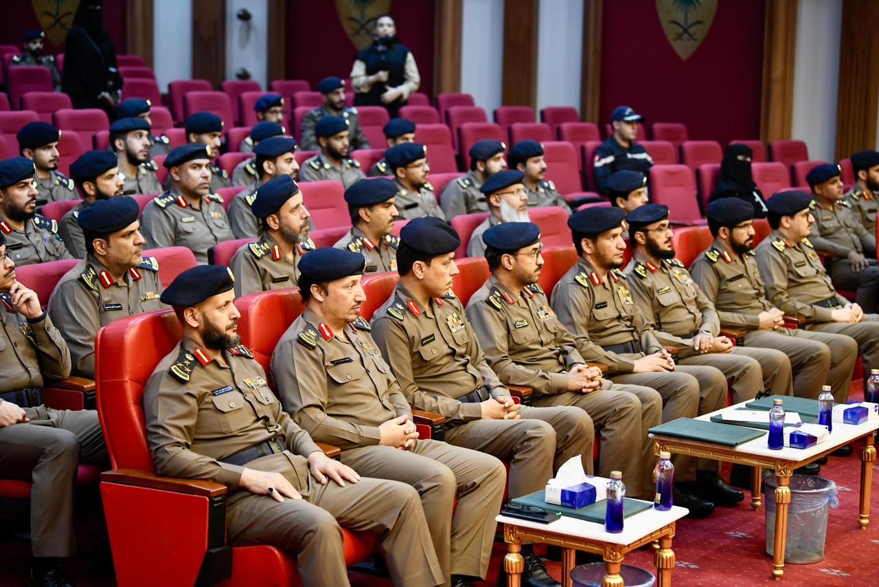 مدير عام الدفاع المدني المكلف يشهد حفل تخريج دورة الاستجابة الطارئة في حالات حوادث المواد الخطرة ..