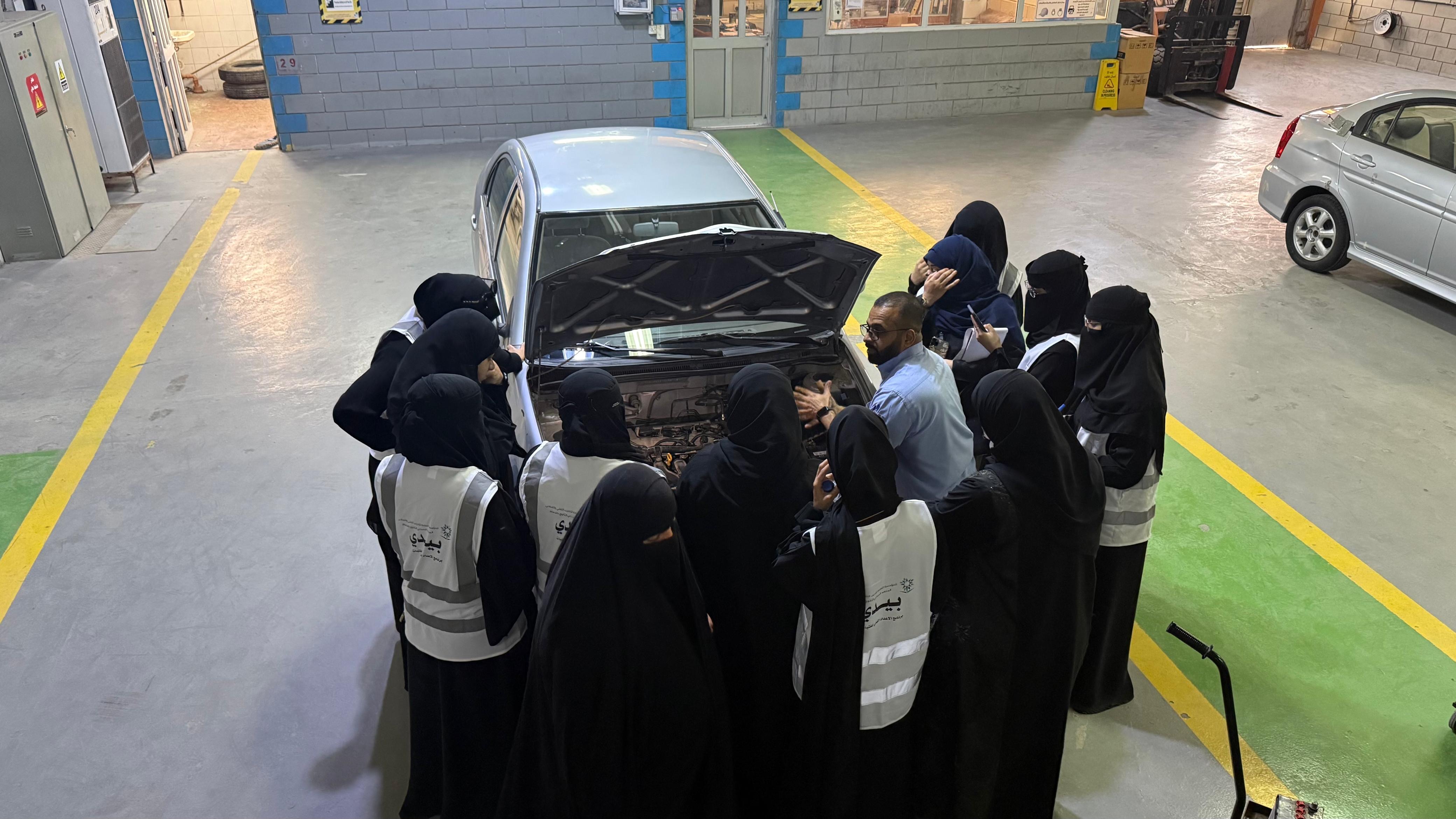 بالشراكة المجتمعية.. «صناعي الدمام» يؤهل 80 فتاة في مجالات تقنية ومهنية