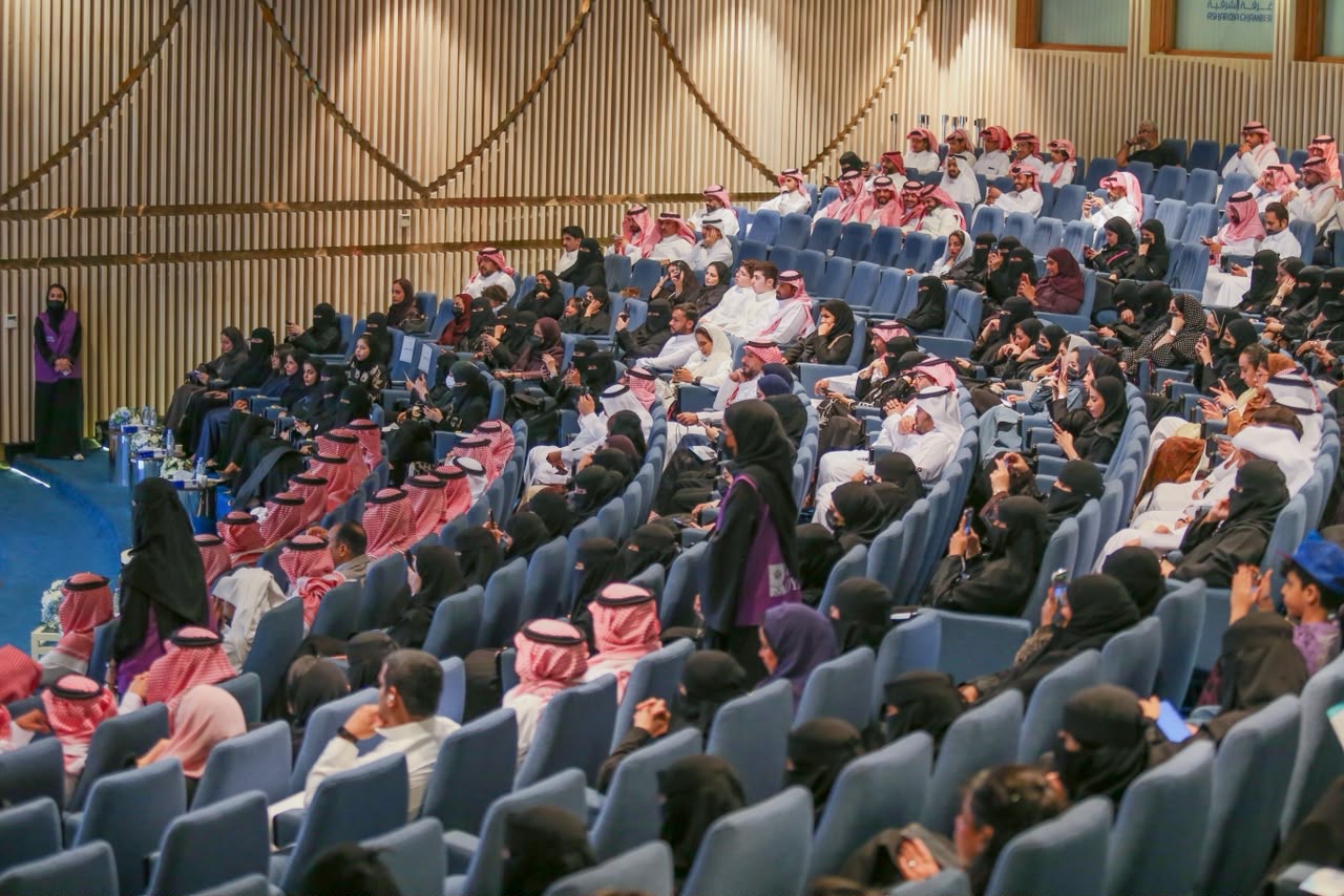برعاية غرفة الشرقية انطلق الجزء الثاني من سلسلة “طموح” بحضور سعادة مدير فرع وزارة الإعلام بالمنطقة الشرقية الأستاذ بدر السالم في خطوة تعكس تصاعد حضور المبادرات المجتمعية في المشهد التنموي في المنطقة الشرقية .