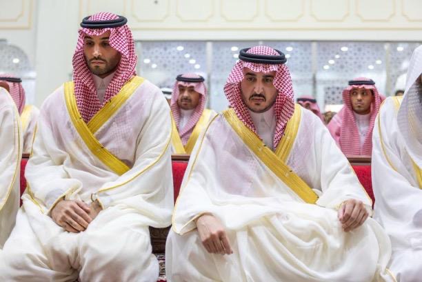 أمير منطقة الجوف ونائبه يؤدّيان صلاة عيد الأضحى