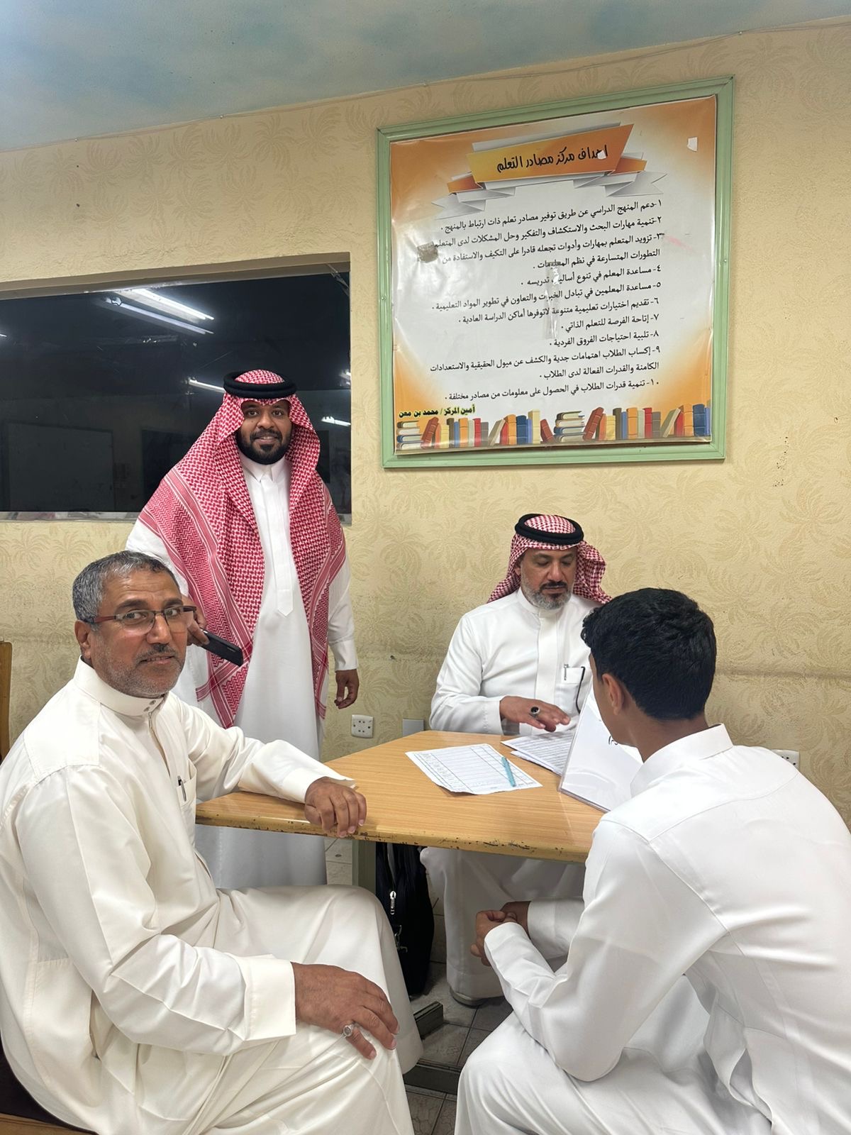 انعقاد الجمعية العمومية لمجلس الآباء والمعلمين بمتوسطة الحديبية بالهفوف