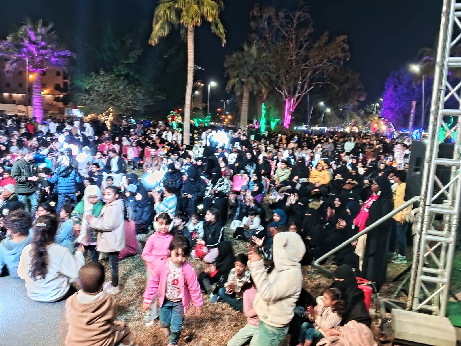 ٦٠ ألف زائر خلال ثلاثة أيام في مهرجان الزهور الثالث