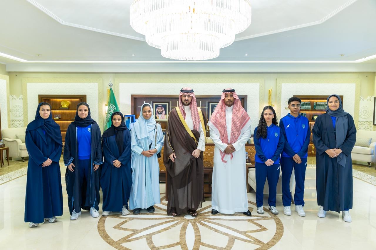 سمو نائب أمير المنطقة الشرقية يستقبل نادي النهضة بمناسبة صعود فريق السيدات للدوري الممتاز