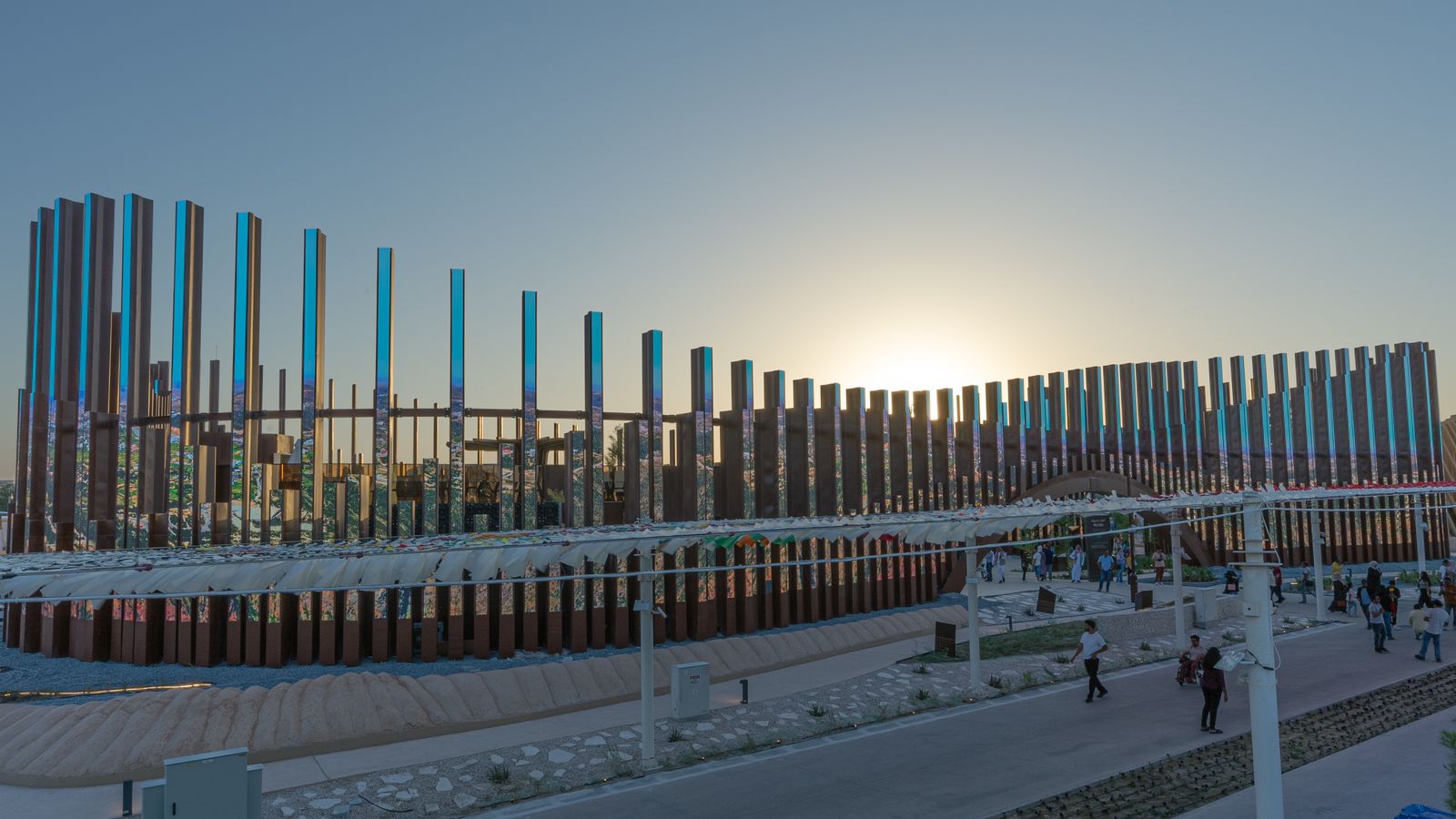 *هوية مستوحاة من جبل طويق جناح المملكة الأكبر في اكسبو الدوحة*