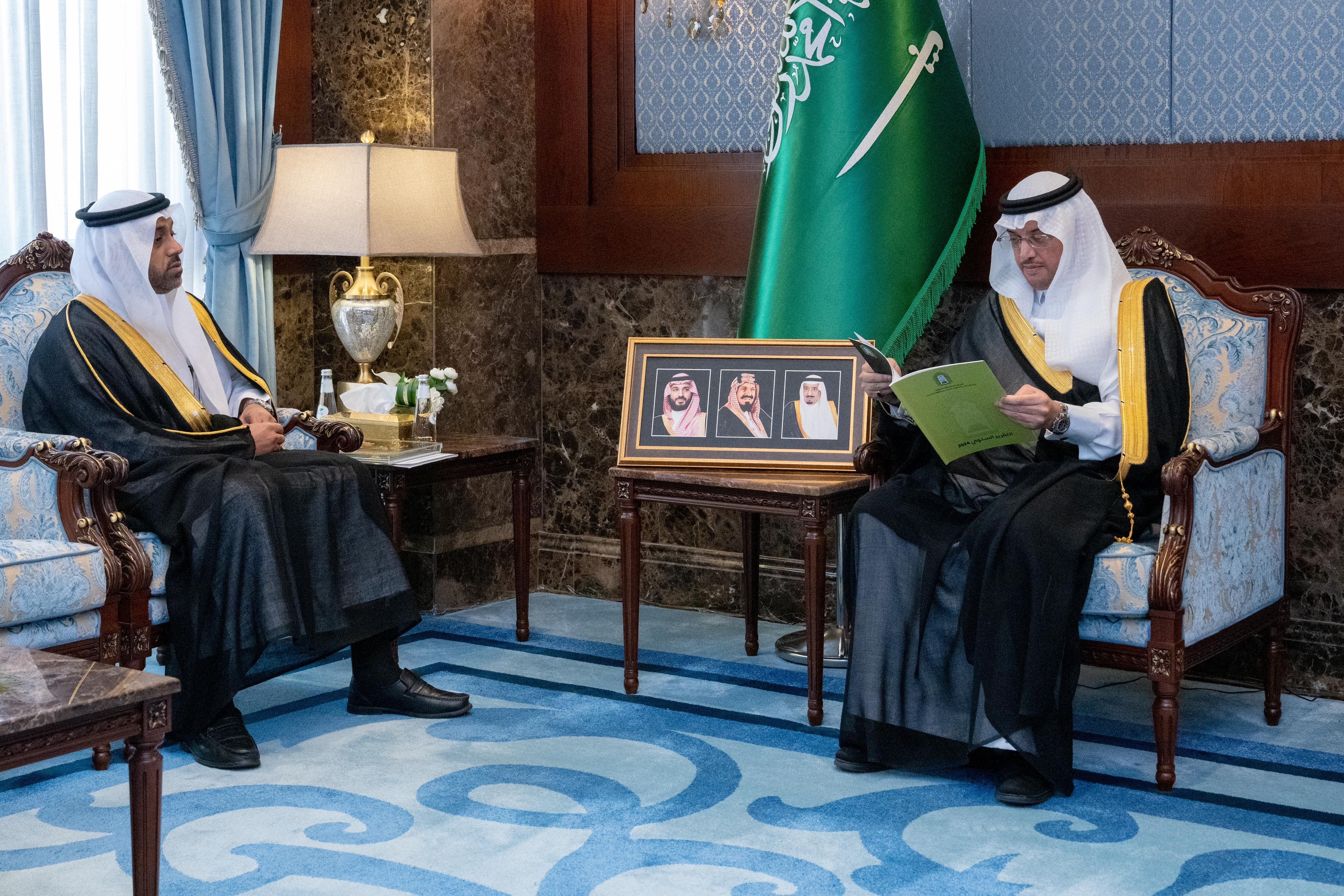 سمو محافظ الأحساء يطّلع على التقرير السنوي لإدارة المساجد والدعوة والإرشاد بالمحافظة