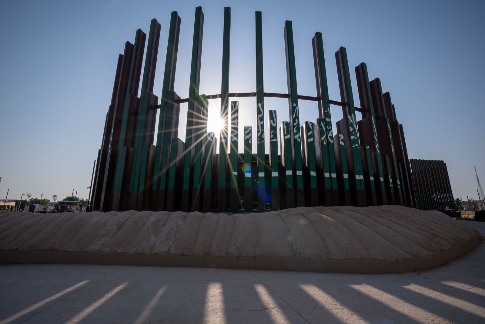 *هوية مستوحاة من جبل طويق جناح المملكة الأكبر في اكسبو الدوحة*