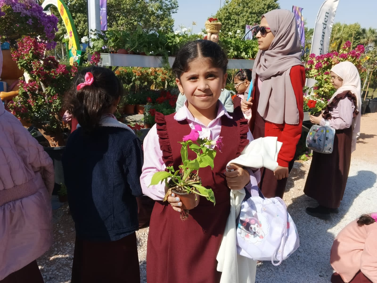 مهرجان الزهور الثالث يستقبل أكثر من 4 آلاف طالب وطالبة من مختلف المنشآت التعليمية