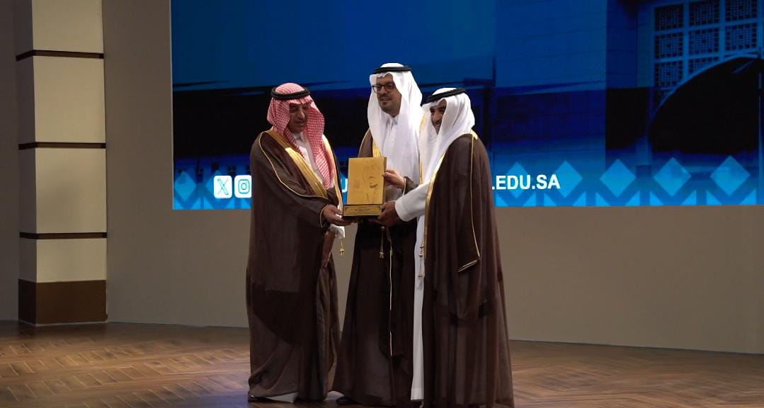 نائب أمير منطقة مكَّة يفتتح أعمال مؤتمر “مسؤوليَّة الجامعات في تعزيز القيم والوعي الفكري” 