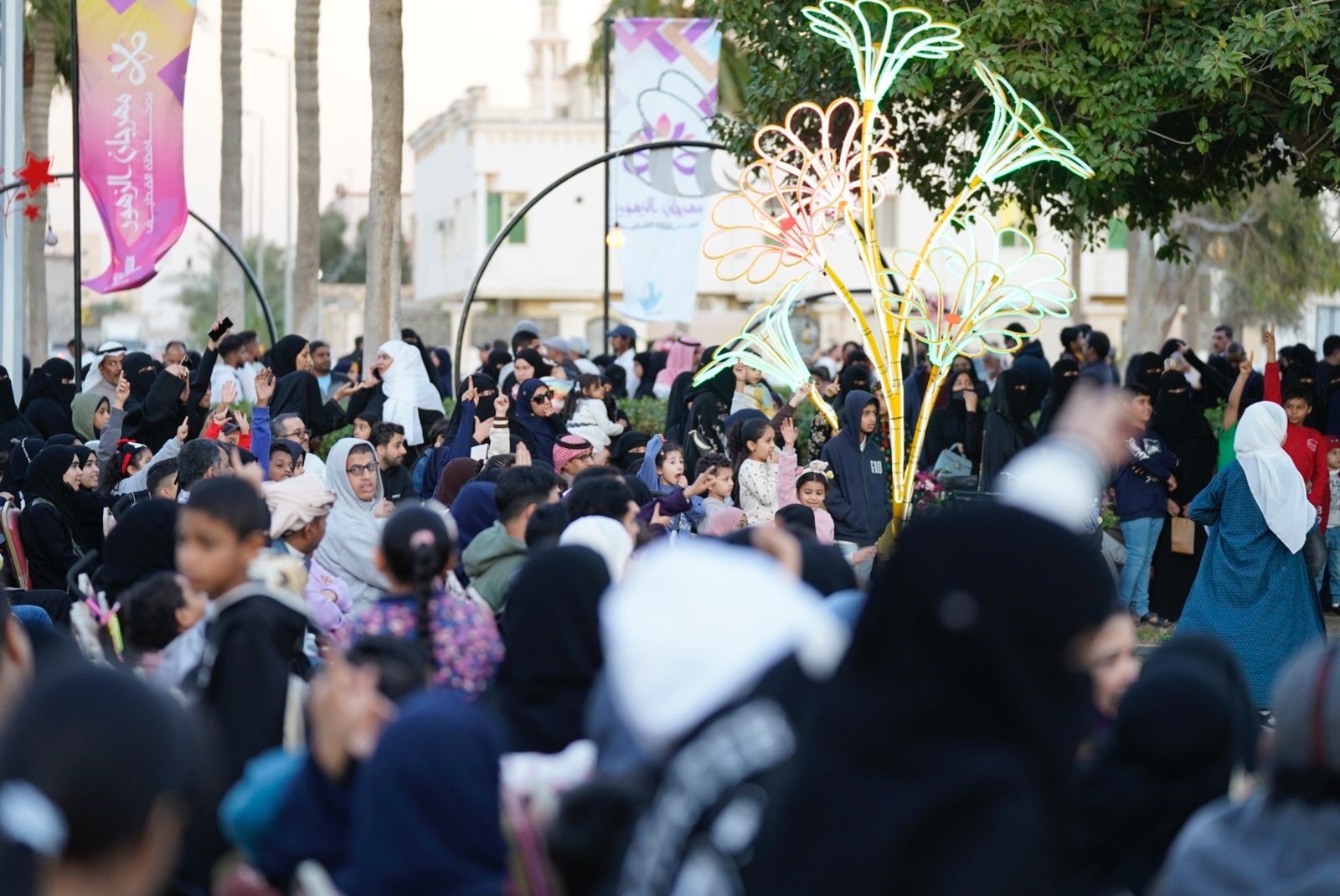 ٦٠ ألف زائر خلال ثلاثة أيام في مهرجان الزهور الثالث