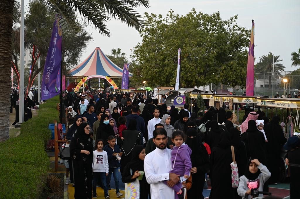 *مهرجان الزهور الثالث يسدل الستار على فعالياته وسط حضور تجاوز 250 ألف زائر*