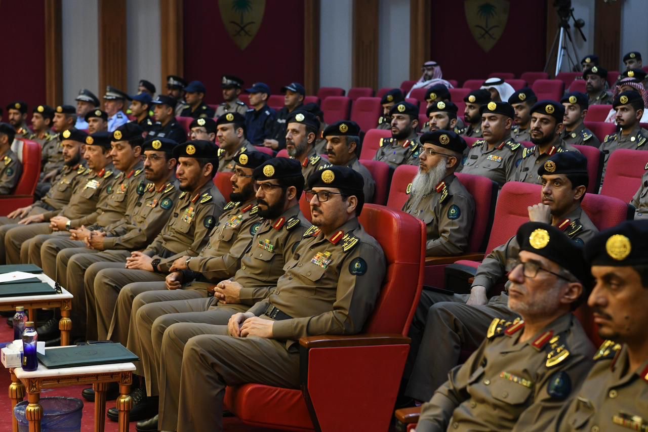 مدير عام الدفاع المدني المكلف يشهد حفل تخريج دورة الاستجابة الطارئة في حالات حوادث المواد الخطرة ..