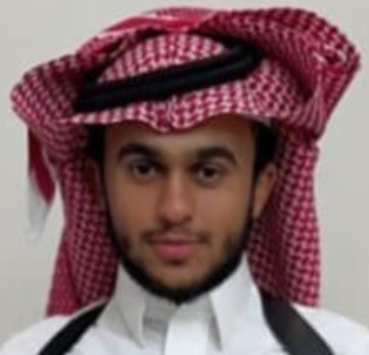 الهذلي يكتب قصيدة في عيدالوطن