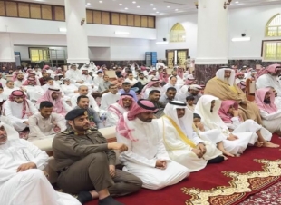 جموع المصلين بمحافظة المخواة يؤدون صلاة عيد الأضحى المبارك 1446هـ بجامع الإمام البخاري