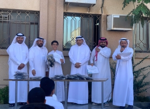 القارة الابتدائية بالأحساء تكرم 33 معلمًا صغير ًا