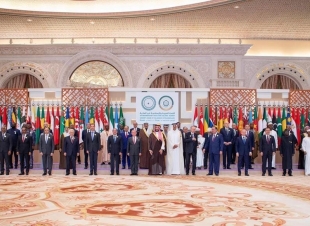  ‎الأمين العام لمنظمة التعاون الإسلامي يؤكد في قمة الرياض على ضرورة إنهاء العدوان الإسرائيلي على فلسطين ولبنان، وتمكين الحكومة الفلسطينية من تولي مسؤولياتها في قطاع غزة