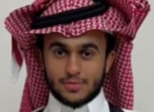 الهذلي يكتب قصيدة في عيدالوطن